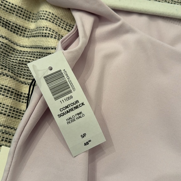 Aritzia Contour Bodysuit - Picture 6 of 6